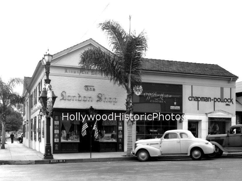 Rodeo Drive London Shop 303 N Rodeo Dr at Dayton Way 1947.jpg